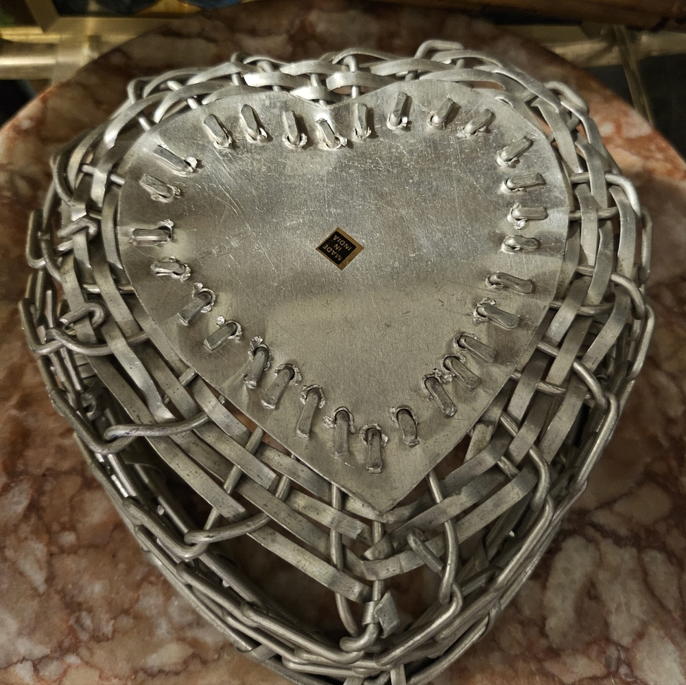 Vintage India Silver Wire Heart-Shaped Basket - Picture 2 of 5